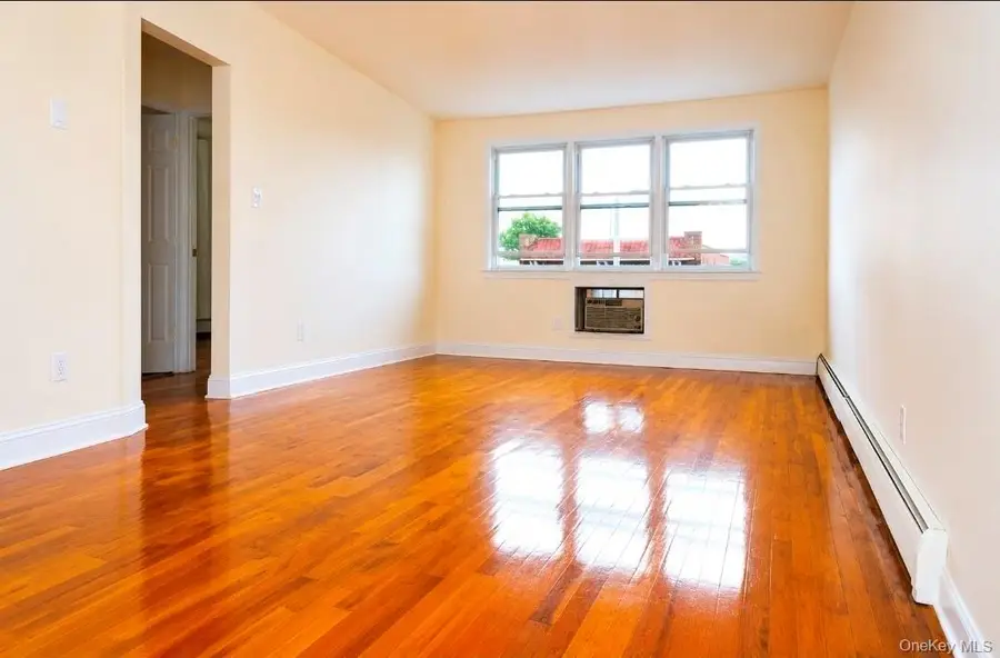 2890 E 195th Street, Bronx, NY 10461 - #2