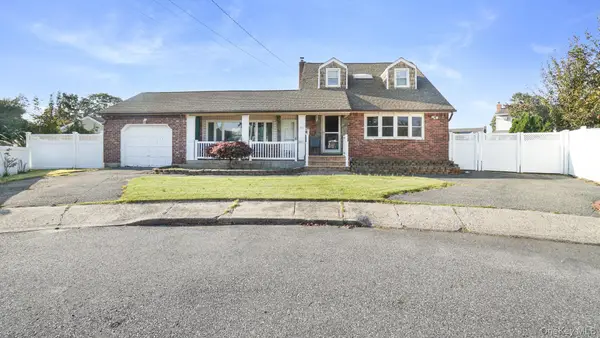 10 Victor Court, Hicksville, NY 11801
