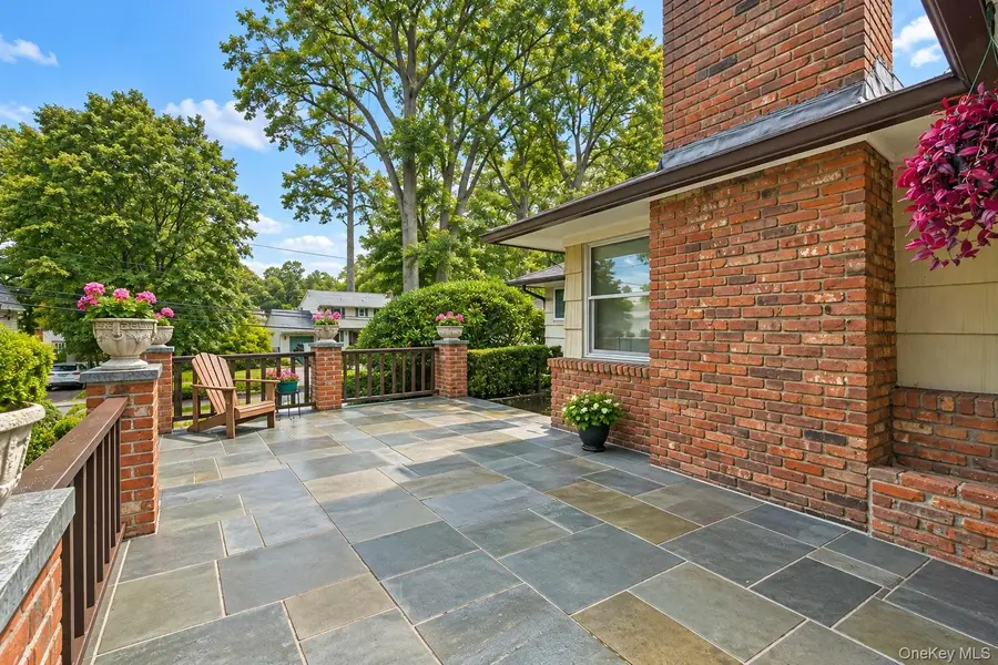 20 Liberty Street, South Huntington, NY 11746 - #3