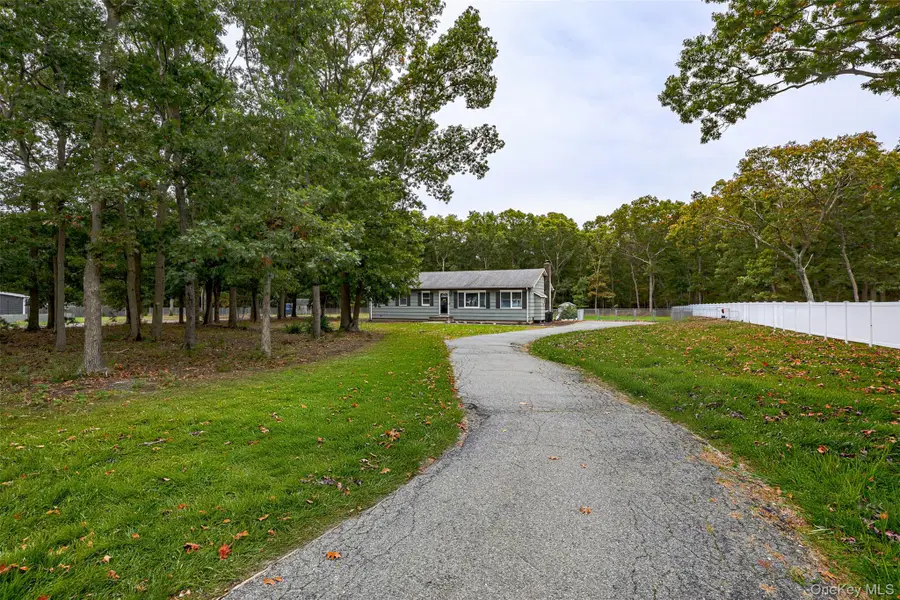 154 E Woodside Avenue, Patchogue, NY 11772 - #2