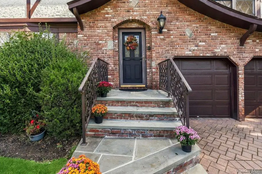 43 Pelican Court, Syosset, NY 11791 - #3