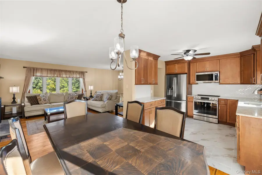 697 East Drive, Lindenhurst, NY 11757 - #3