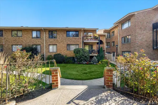 904 N Broadway #43W, Yonkers, NY 10701