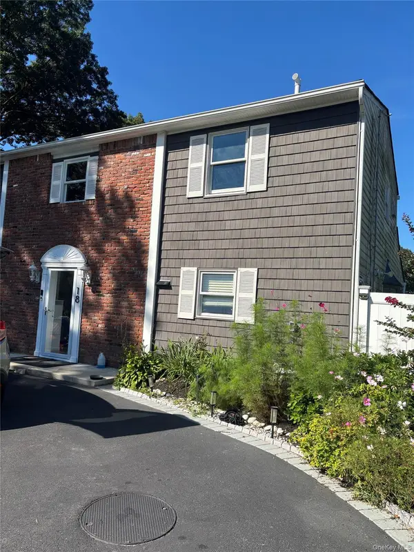 18 William Street, Coram, NY 11727