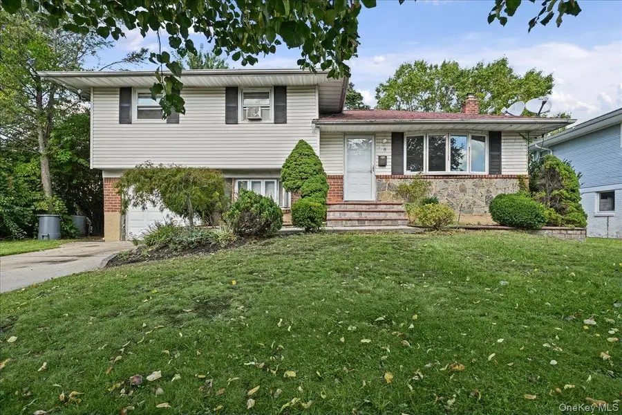 8 Evers Street, Hicksville, NY 11801 - #2