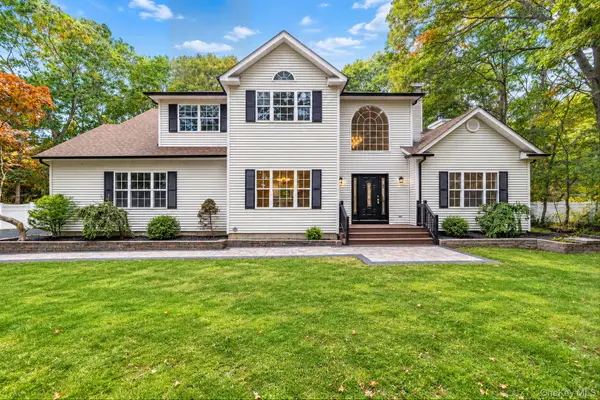 12 Davidson Drive, Manorville, NY 11949