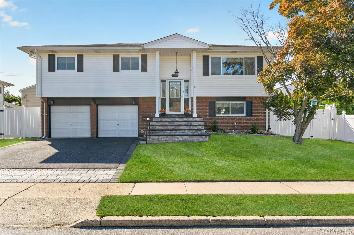 17 Sherwood Drive, Bethpage, NY 11714 - #1