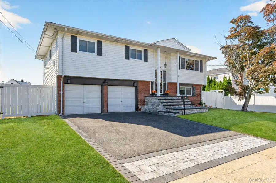 17 Sherwood Drive, Bethpage, NY 11714 - #2