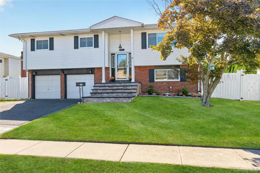 17 Sherwood Drive, Bethpage, NY 11714 - #3