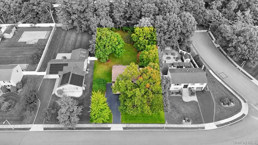 33 Oak Forest Drive, Islandia, NY 11749 - #3