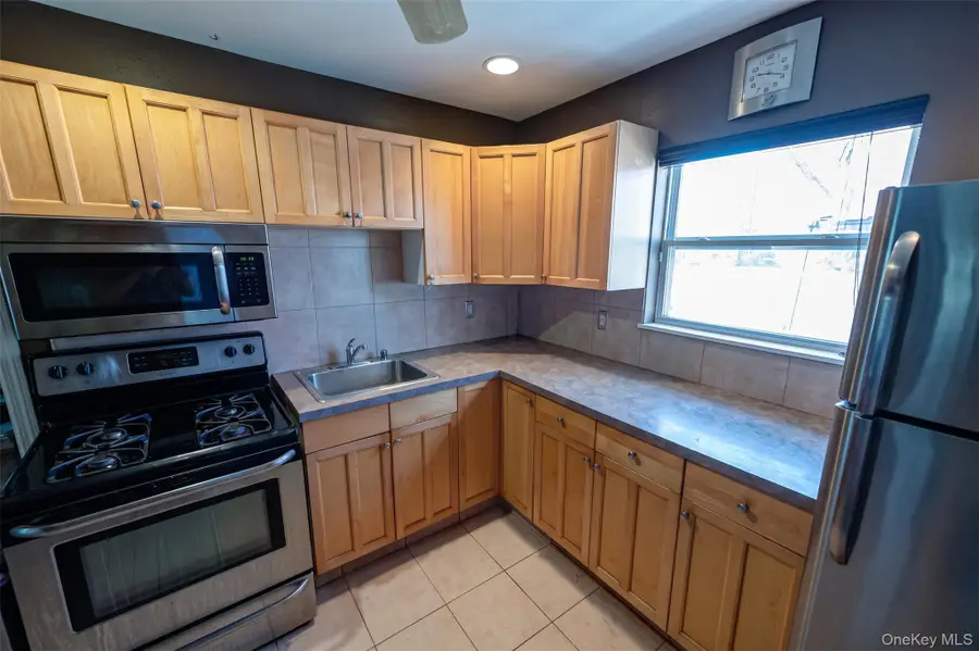 148 Kingfisher Road, Levittown, NY 11756 - #3