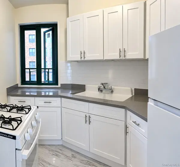 24 Metropolitan Oval #2D, Bronx, NY 10462