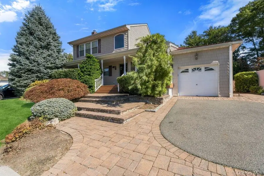 25 Beaumont Drive, Plainview, NY 11803 - #2