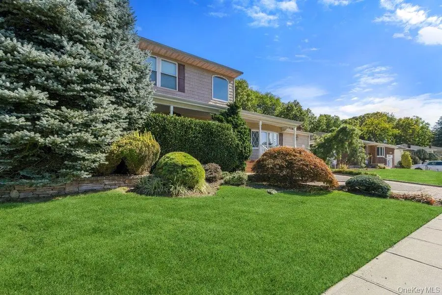 25 Beaumont Drive, Plainview, NY 11803 - #3