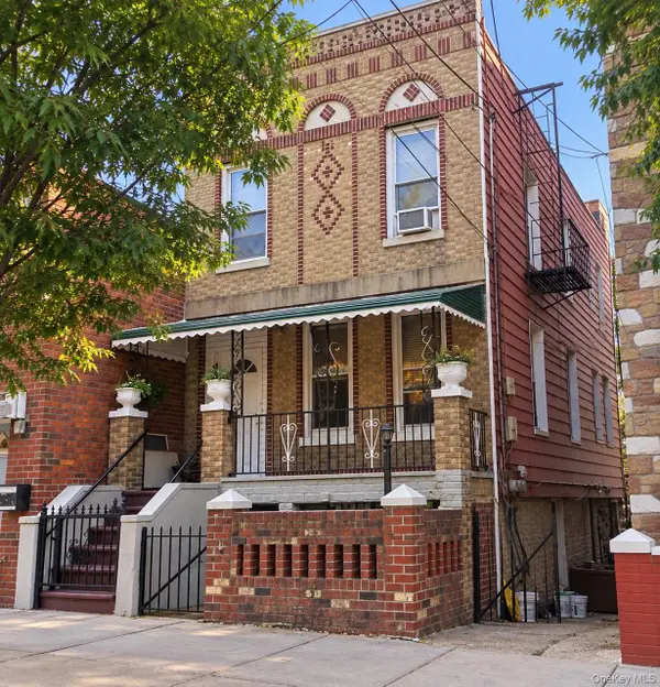 932 E 217th Street, Bronx, NY 10469