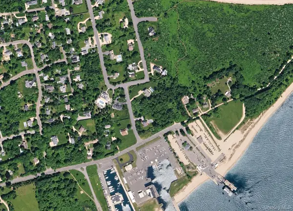 320 Lands End Road, Orient, NY 11957