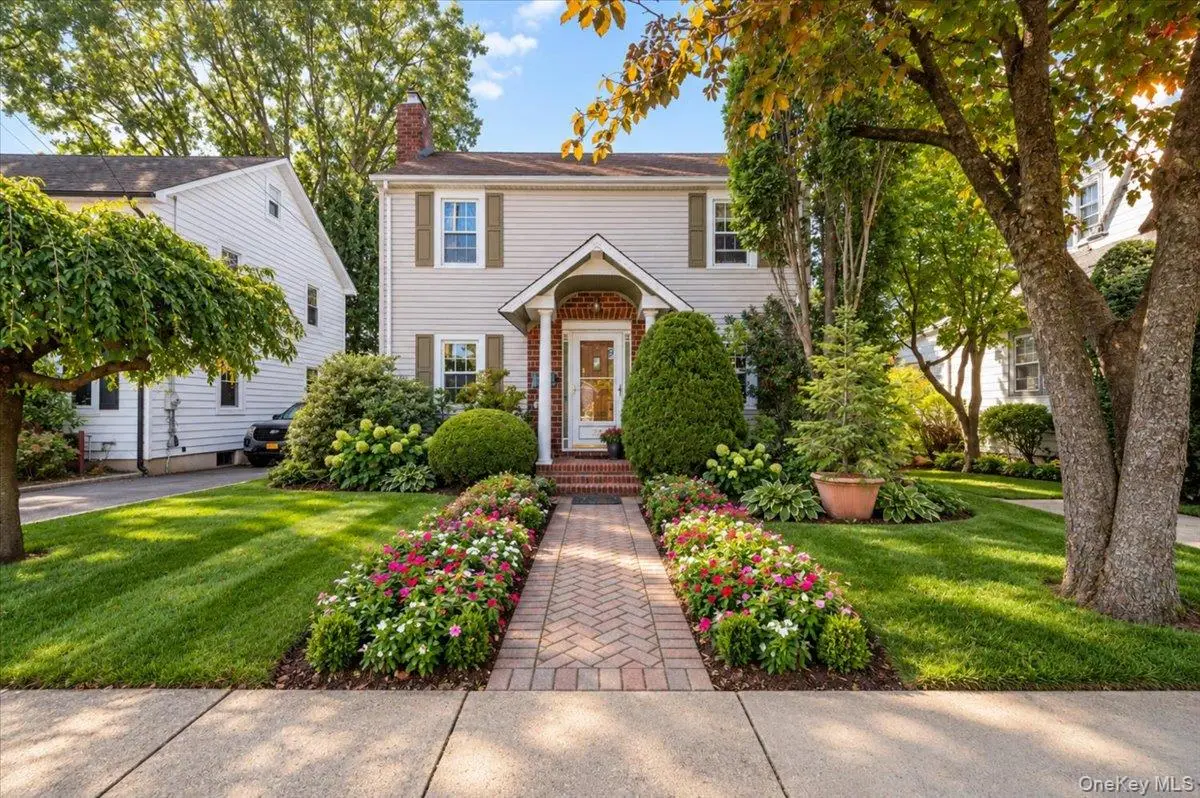23 Chestnut Street, Glen Cove, NY 11542 - #1