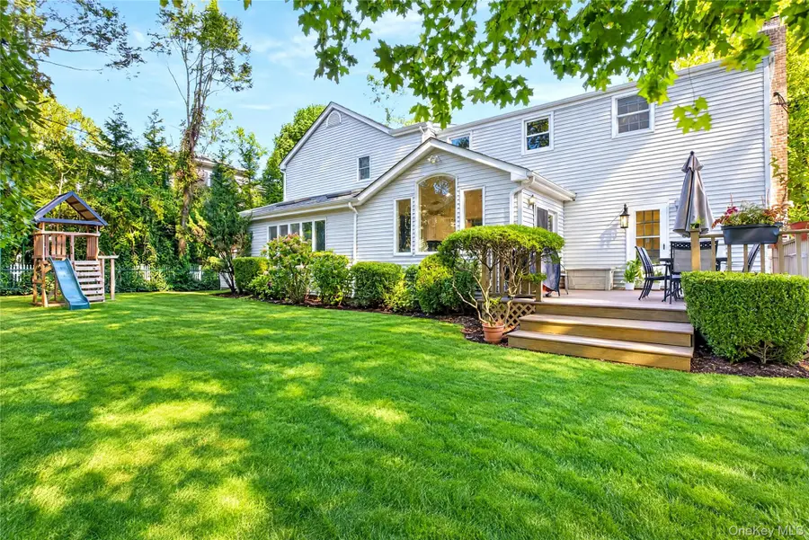 29 Barberry Lane, East Hills, NY 11577 - #2
