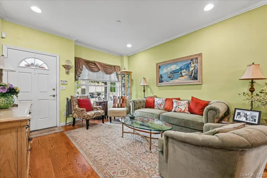 156 Spring Drive, East Meadow, NY 11554 - #3