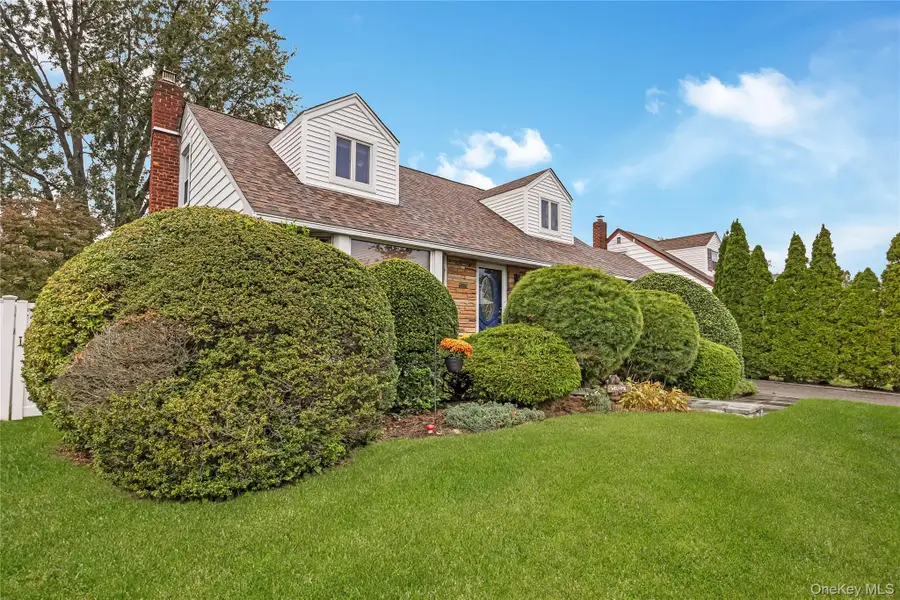 19 Leonard Road, Syosset, NY 11791 - #3