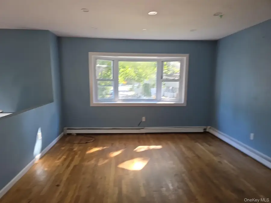 31 Depew Street, Huntington, NY 11743 - #3