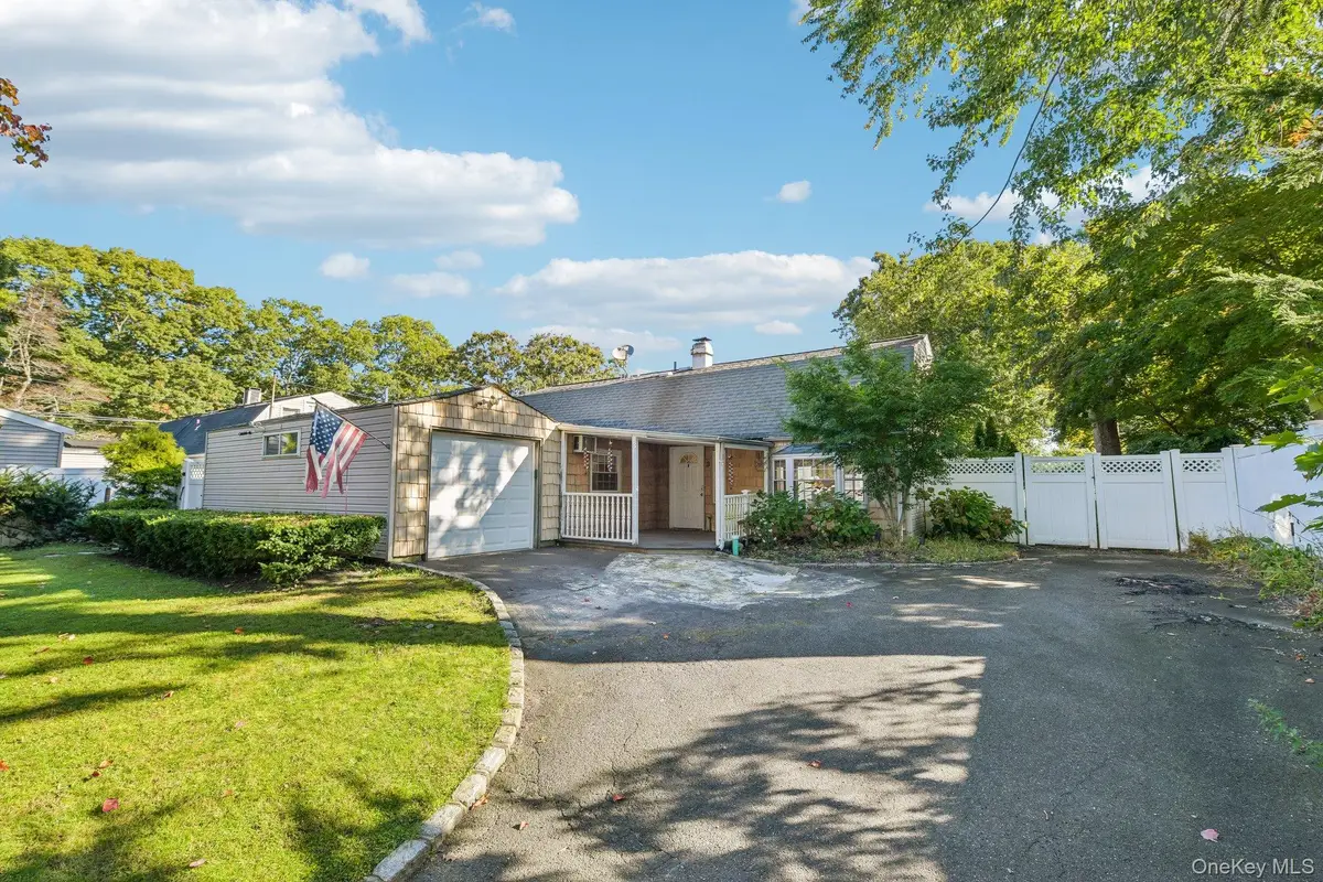 3 Reydon Way, Farmingville, NY 11738 - #1