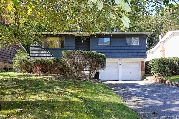 108 Sugar Toms Lane, East Norwich, NY 11732