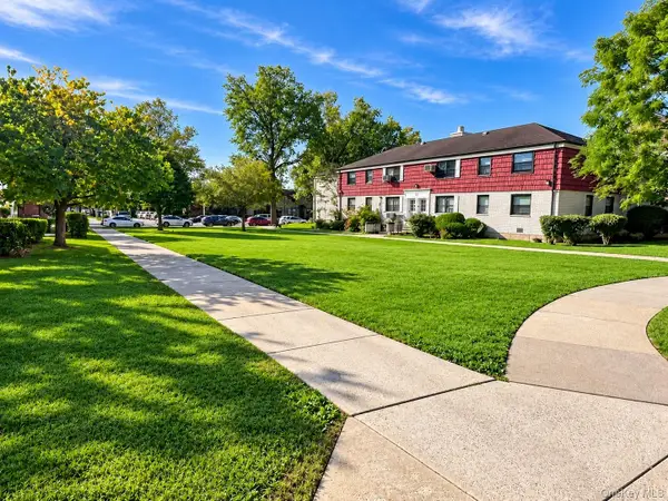 136-51 Jewel Ave #A, Kew Garden Hills, NY 11367