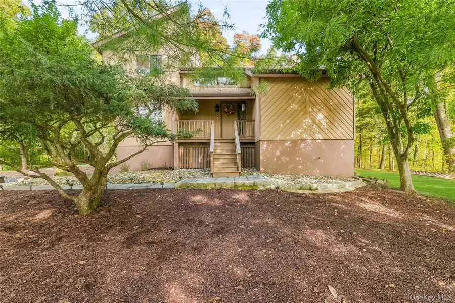 4 Amanda Court, Cortlandt Manor, NY 10567 - #3
