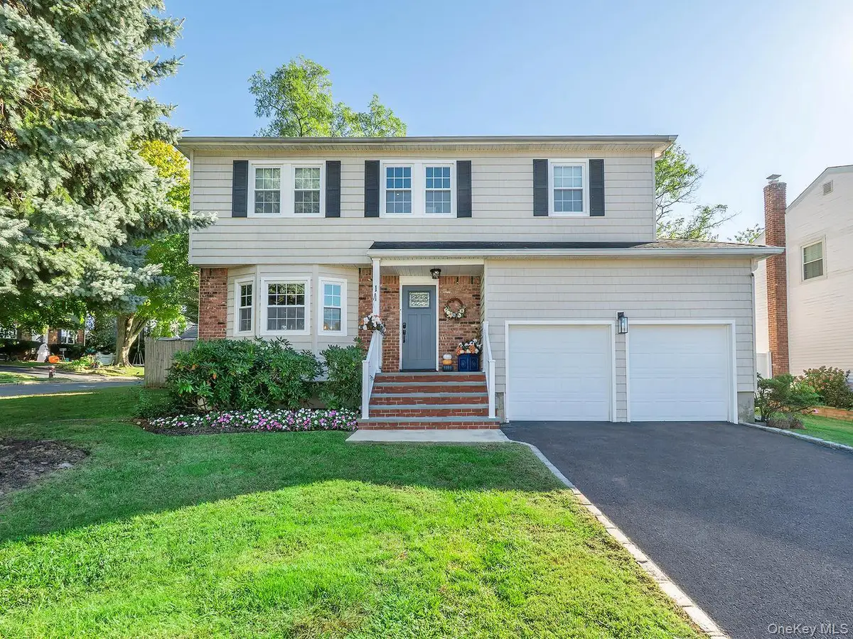 1 Dartmouth Drive, Glen Cove, NY 11542 - #1