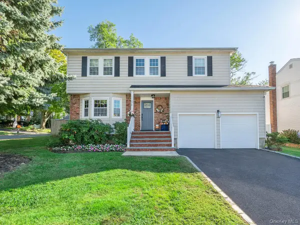 1 Dartmouth Drive, Glen Cove, NY 11542