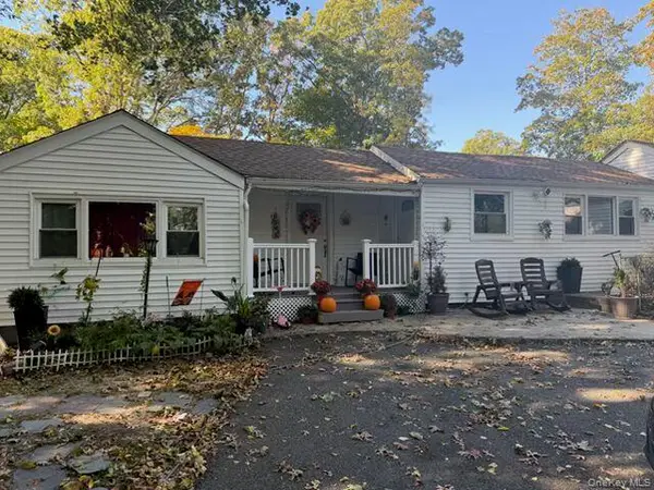 104 Lexington Avenue, Central Islip, NY 11722