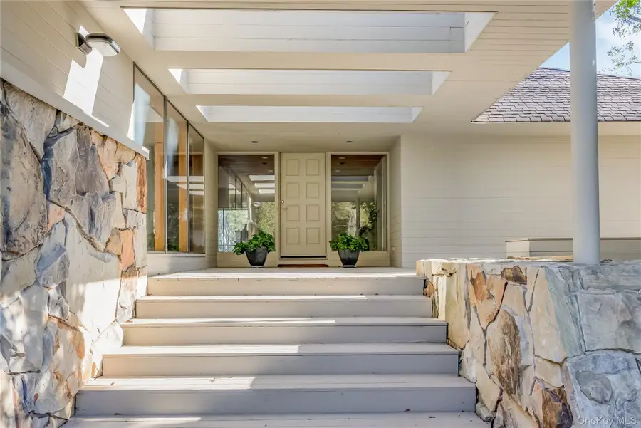 5 Kew Court, Northport, NY 11768 - #2