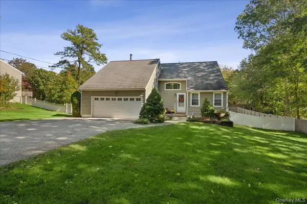 413 Hewlett Avenue, Patchogue, NY 11772