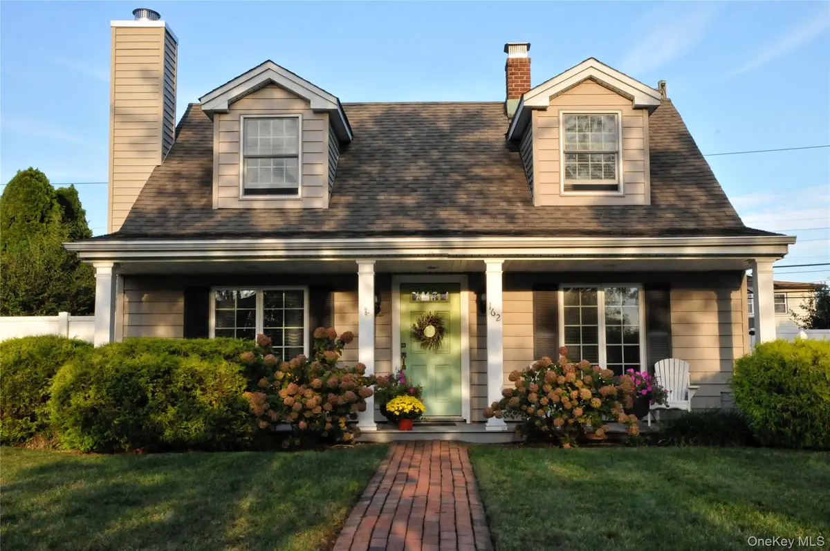 162 Swan Lane, Levittown, NY 11756 - #1