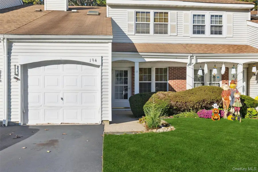 194 Haddon Hollow Court, Middle Island, NY 11953 - #2