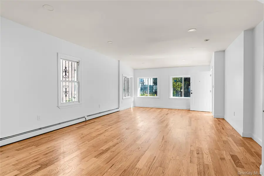 11570 Newburgh Street, Jamaica, NY 11412 - #3