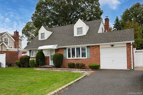467 Von Elm Avenue, East Meadow, NY 11554 - #2