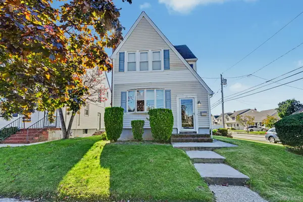26 Munro Boulevard, Valley Stream, NY 11581