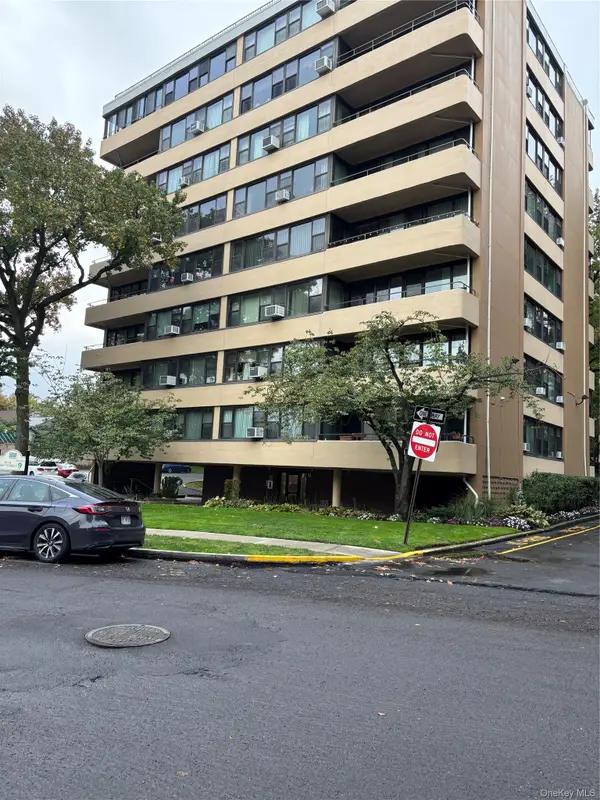 1024 166 st 166 St #6b, Whitestone, NY 11357
