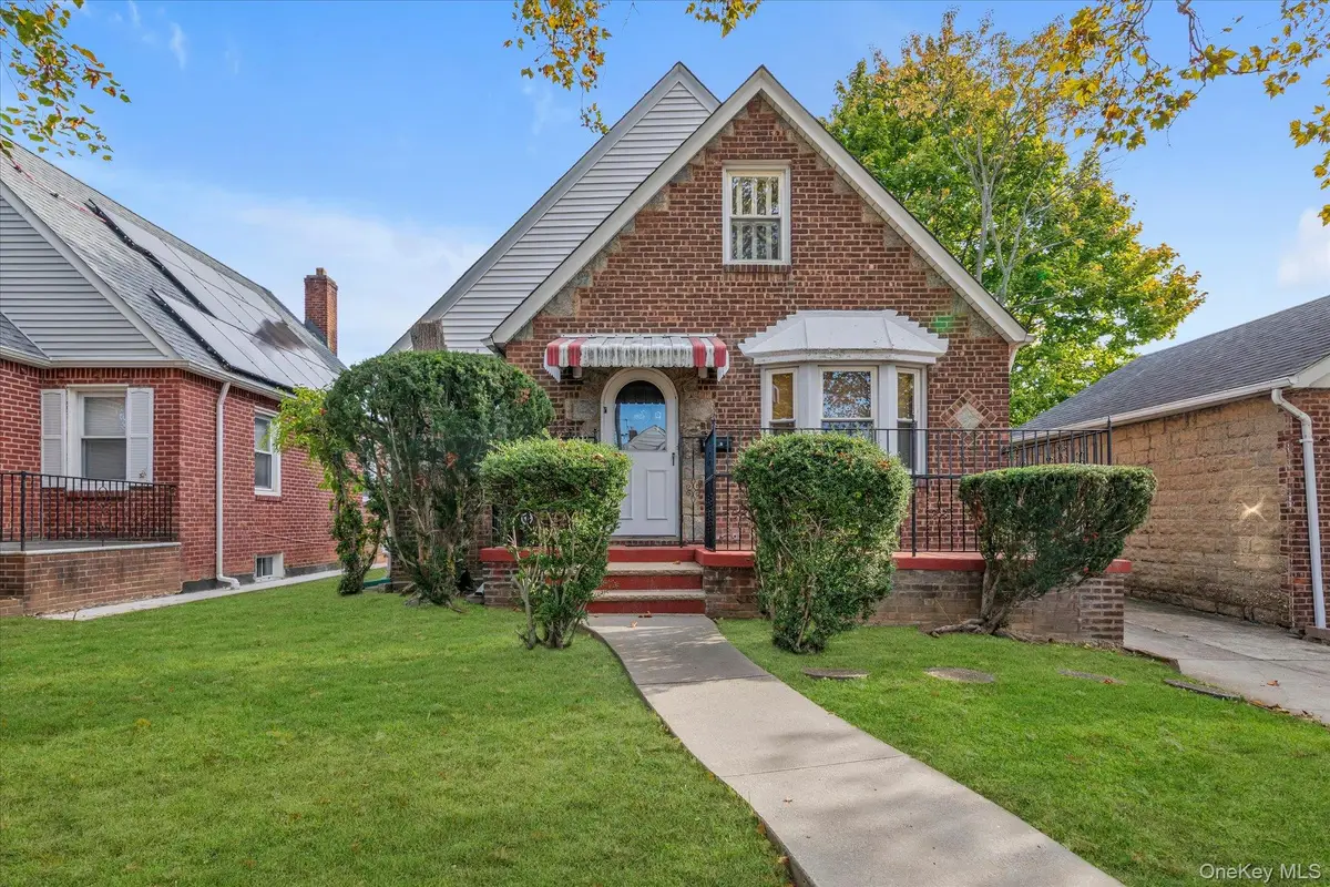 8257 256th Street, Glen Oaks, NY 11004 - #1