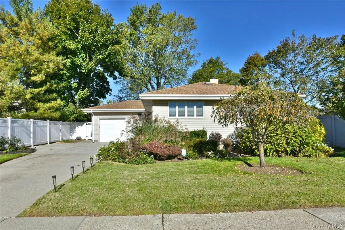 4 Primrose Avenue, Hicksville, NY 11801 - #1