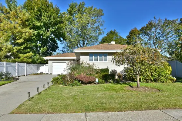 4 Primrose Avenue, Hicksville, NY 11801