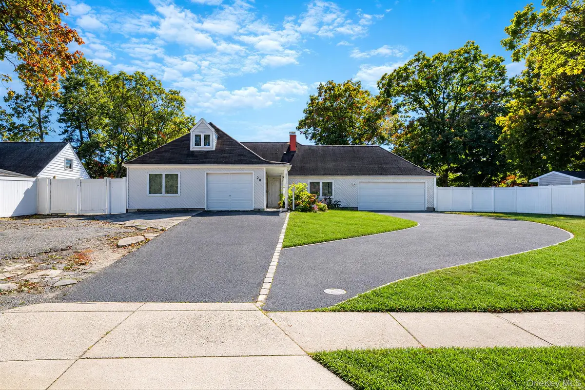 20 Sagebrush Lane, Islandia, NY 11749 - #1