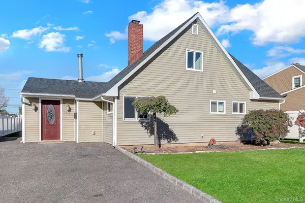 24 Wheelbarrow Lane, Wantagh, NY 11793