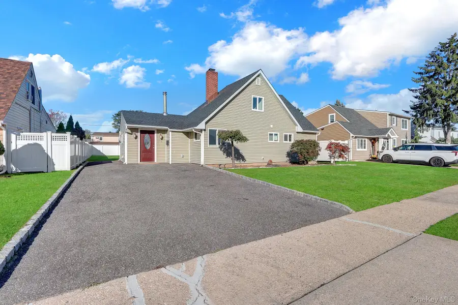 24 Wheelbarrow Lane, Wantagh, NY 11793 - #2