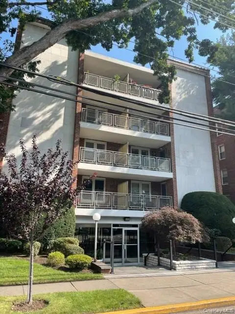 110 Brooklyn Avenue #3K, Freeport, NY 11520 - #1