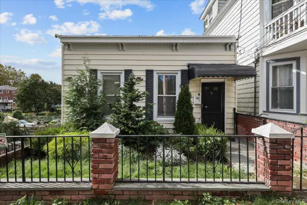 75 Dartmouth Avenue, Yonkers, NY 10701