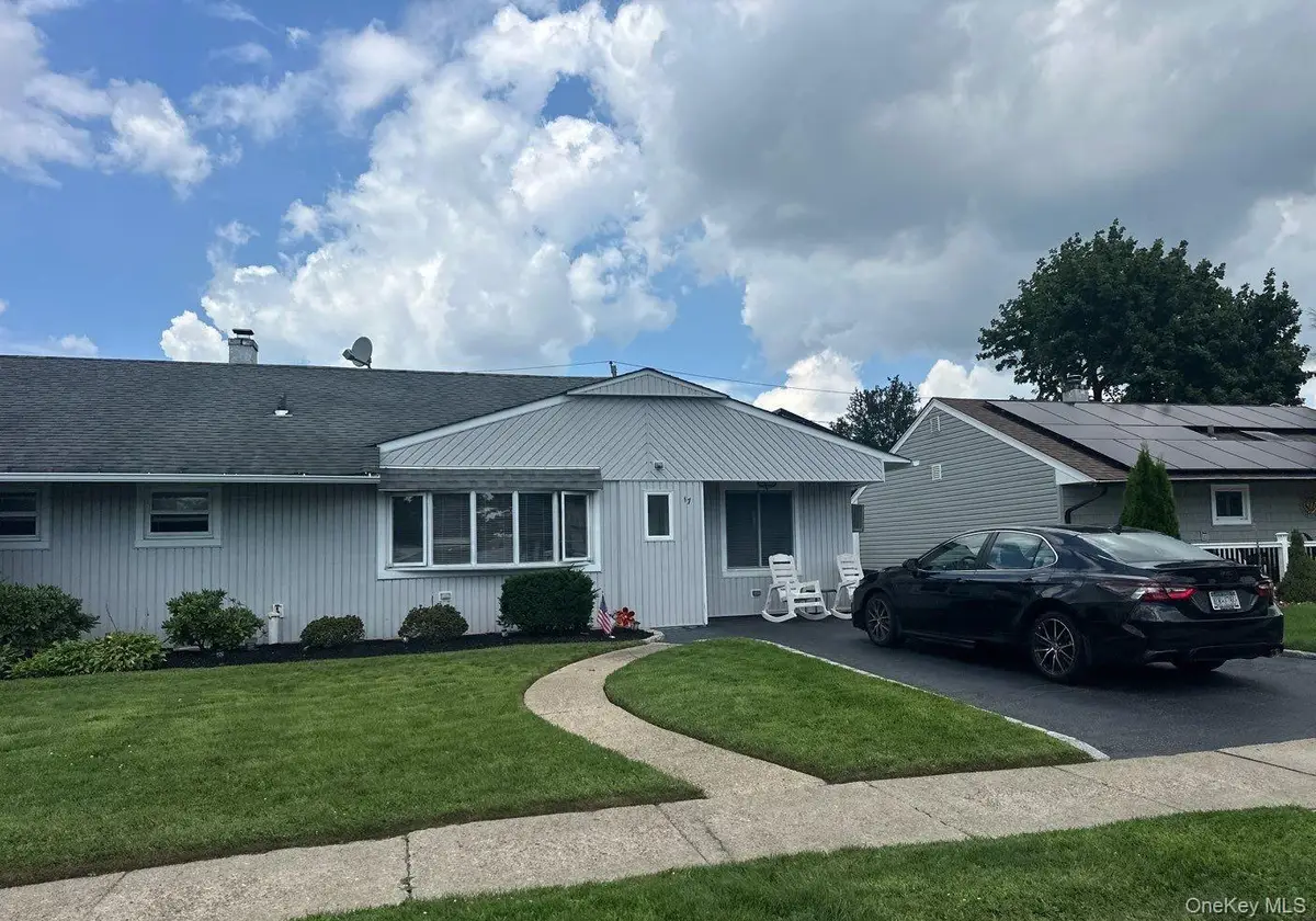 17 Wilson Lane, Bethpage, NY 11714 - #1
