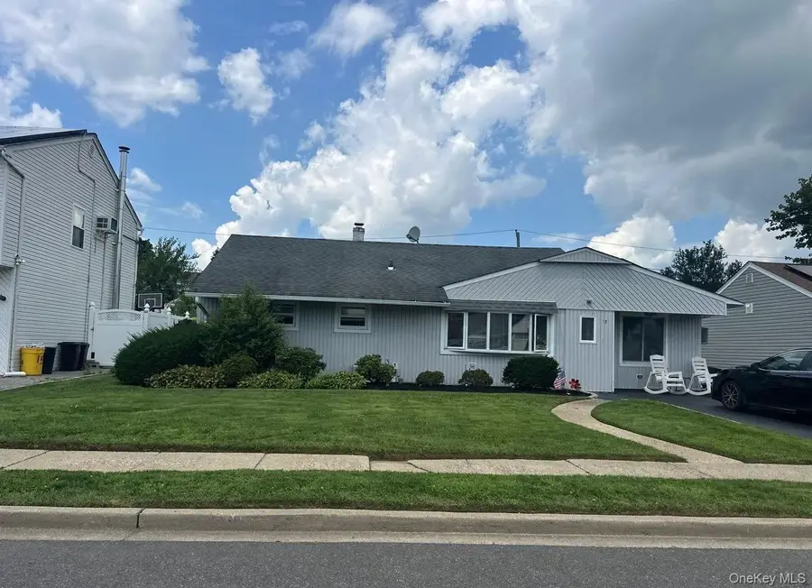 17 Wilson Lane, Bethpage, NY 11714 - #2